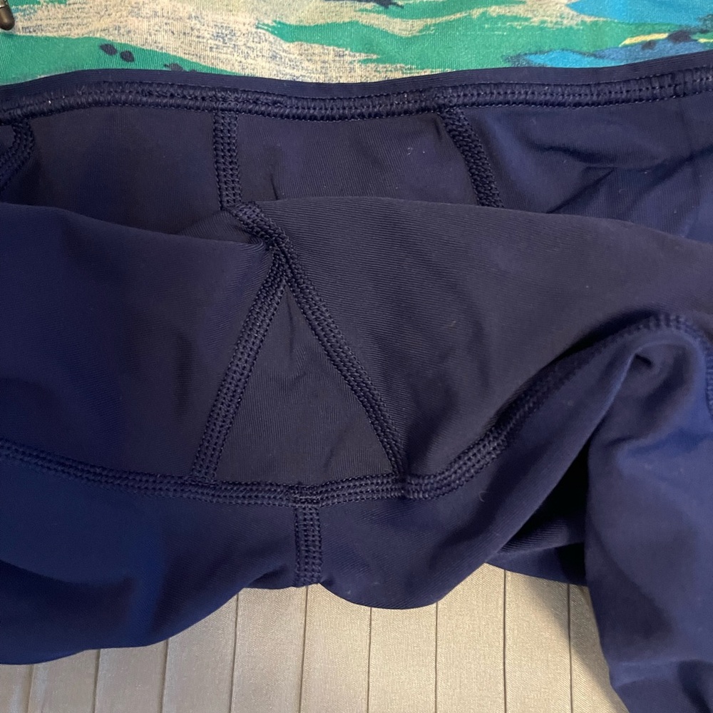 Lululemon - Picture 3 of 4